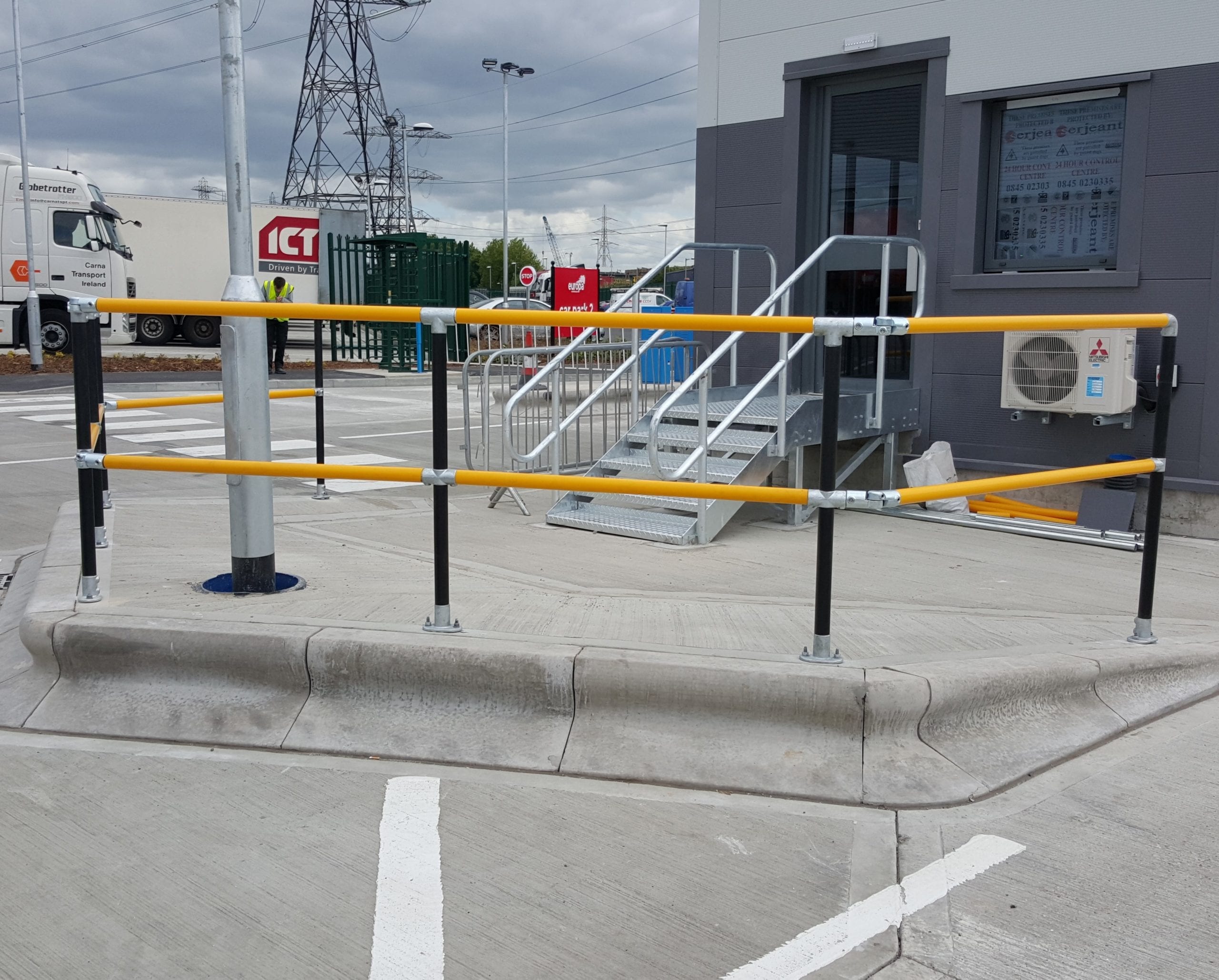 Pedestrian Handrail Systems (HR50)